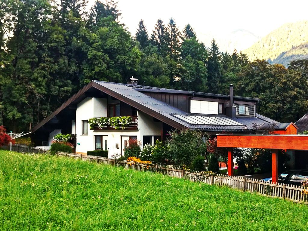 Außenansicht von Apartment Diel im Sommer